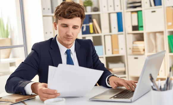 Expert translator providing certified translation services in Washington, ensuring clear and precise document translation.