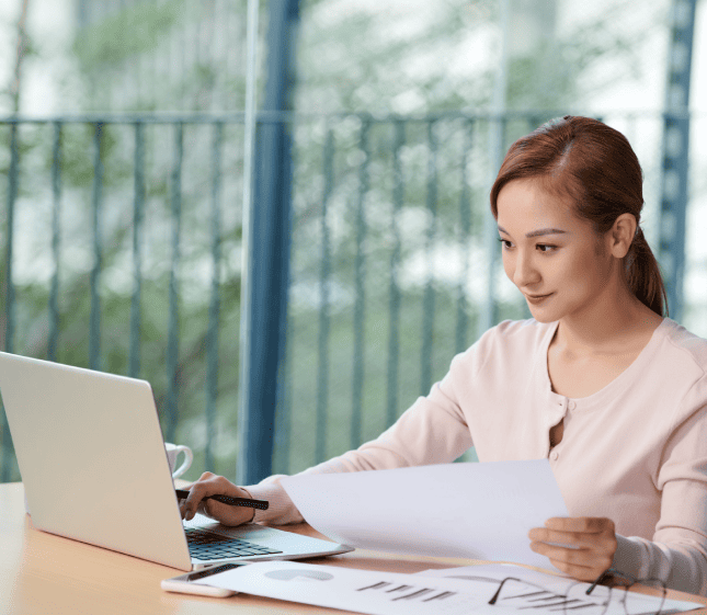 Client utilizing a free quote for their divorce certificate translation in Washington, preparing for an official legal doc.