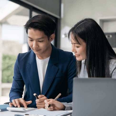 A project team marks up CAD notes with Vietnamese Translation Services in Washington to match technical specs.