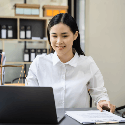 A lawyer marks up an arbitration brief using Chinese Translation Services in Washington to keep legal terms consistent.